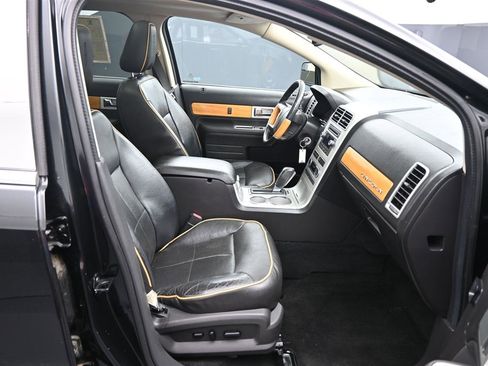 Used 2010 Lincoln MKX AWD image 9