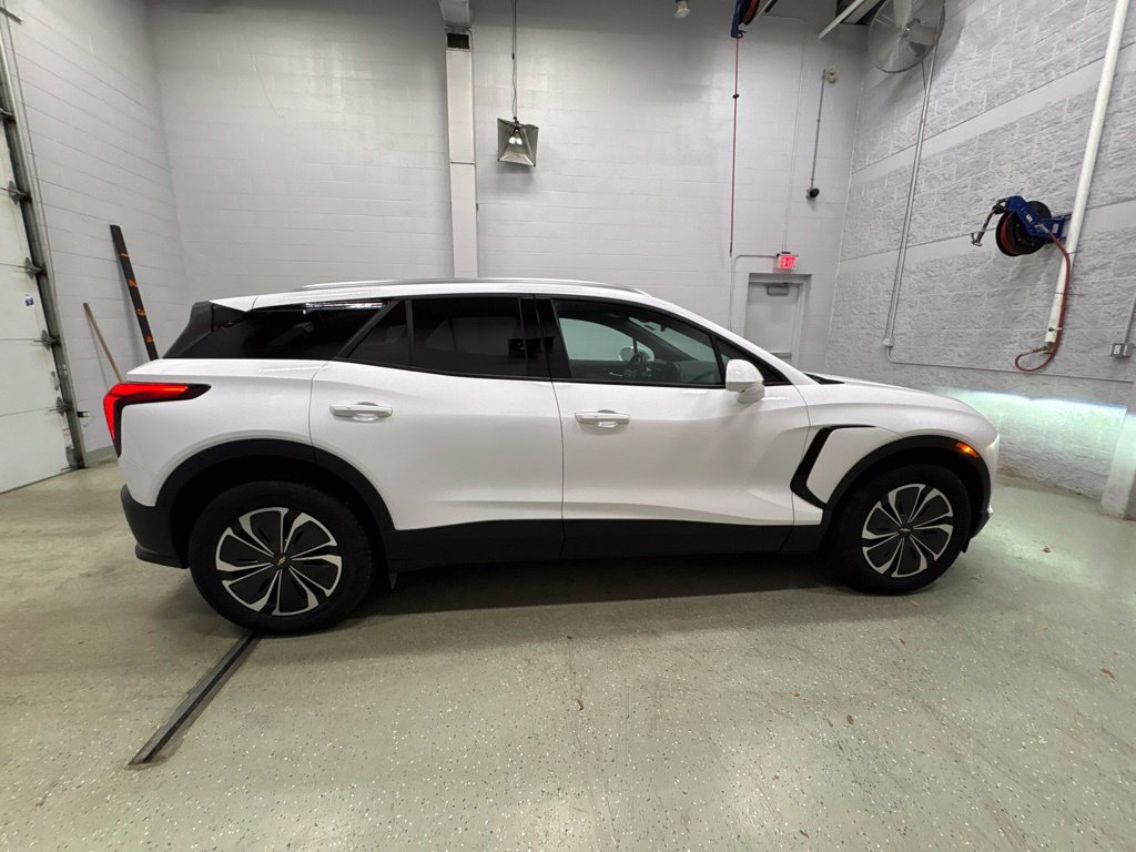 Used 2024 Chevrolet Blazer EV LT AWD/4WD image 3