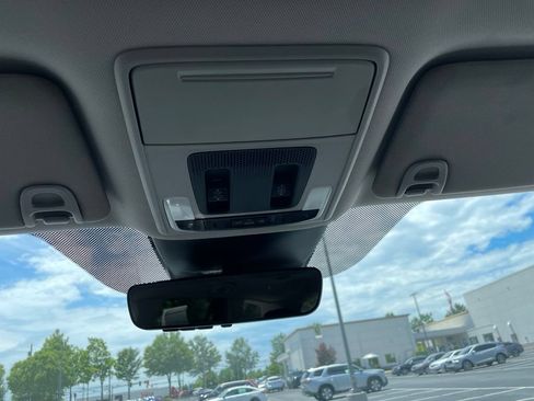 Certified 2024 Honda Pilot Touring image 16