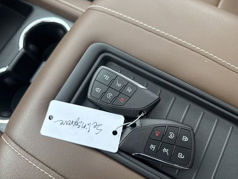 Used 2024 Chevrolet Tahoe High Country image 33