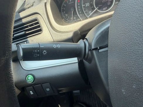 Used 2015 Honda CR-V LX image 17