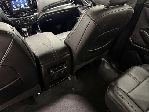 Used 2023 Chevrolet Traverse RS image 44