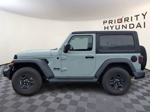 Used 2023 Jeep Wrangler Sport image 7