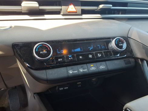 Certified 2023 Hyundai Elantra SEL w/ Preferred Accessory Package FWD image 26