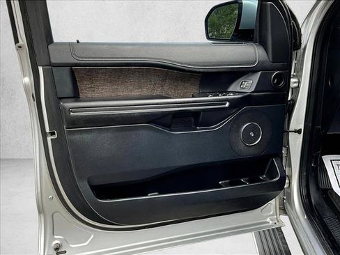 Used 2019 Ford Expedition Max Limited image 17