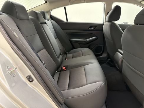 Used 2025 Nissan Altima 2.5 SV FWD image 32