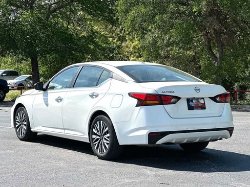 Used 2025 Nissan Altima 2.5 SV image 13