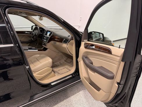 Used 2014 Mercedes-Benz ML 350 4MATIC w/ Premium 1 Package image 41