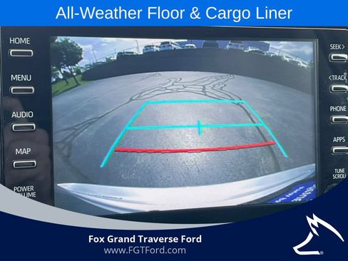 Used 2022 Toyota Highlander XLE AWD/4WD image 25