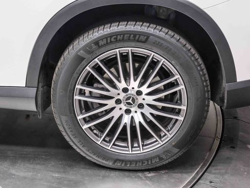 Certified 2026 Mercedes-Benz GLC 300 image 8