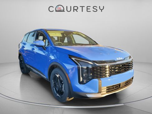 New 2026 Kia Sportage EX FWD image 5