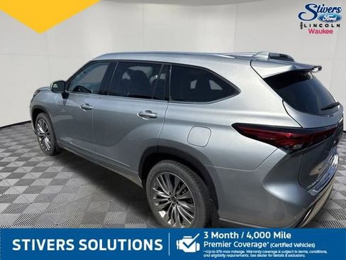 Used 2022 Toyota Highlander Platinum image 8