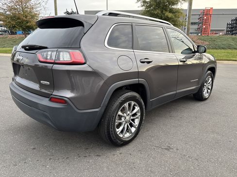 Used 2019 Jeep Cherokee Latitude Plus image 9