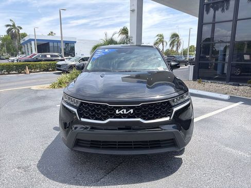Used 2023 Kia Sorento LX FWD image 3