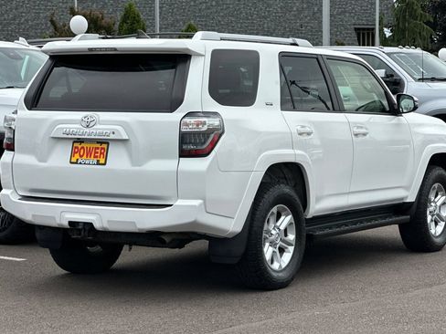 Used 2018 Toyota 4Runner SR5 Premium AWD/4WD image 4
