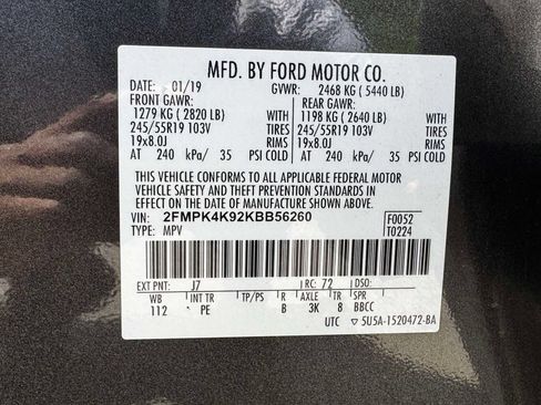 Used 2019 Ford Edge Titanium w/ Equipment Group 301A AWD/4WD image 16