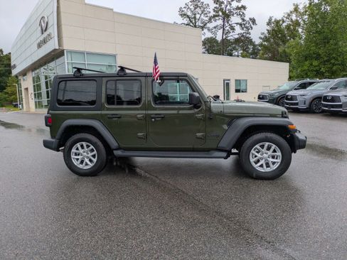 Used 2023 Jeep Wrangler Unlimited Sport AWD/4WD image 3