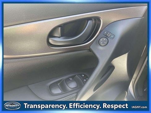 Certified 2022 Nissan Rogue Sport S image 17