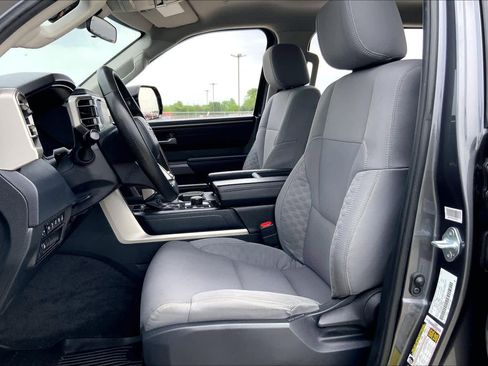 Used 2023 Toyota Tundra SR5 w/ SR5 Convenience Package AWD/4WD image 8
