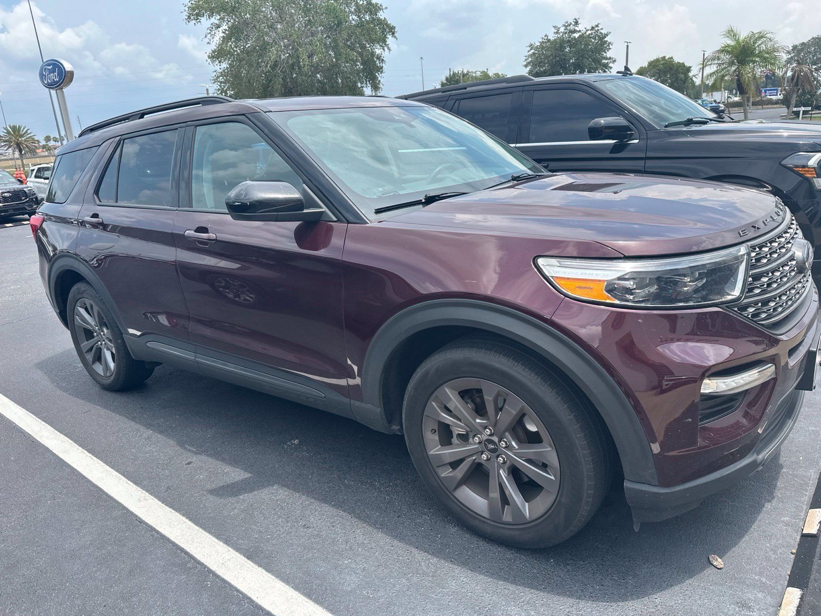 Certified 2022 Ford Explorer XLT w/ Equipment Group 202A RWD image 4