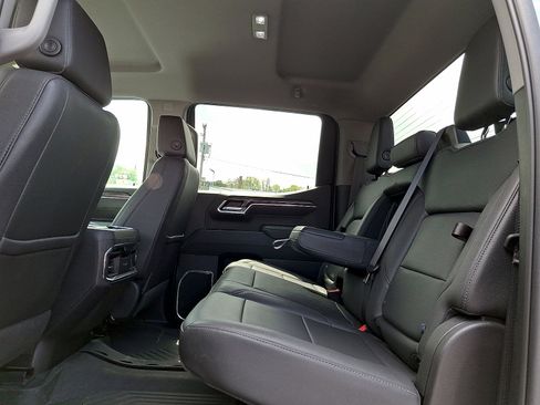 Used 2023 Chevrolet Silverado 1500 LTZ AWD/4WD image 12