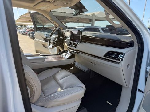 Used 2020 Lincoln Navigator L Reserve w/ Equipment Group 208A Reserve AWD/4WD image 16