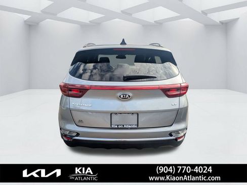 Used 2022 Kia Sportage EX w/ EX Technology Package FWD image 4