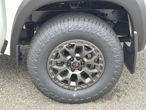 New 2026 Nissan Frontier PRO-4X w/ Pro-4x Convenience Package AWD/4WD image 34