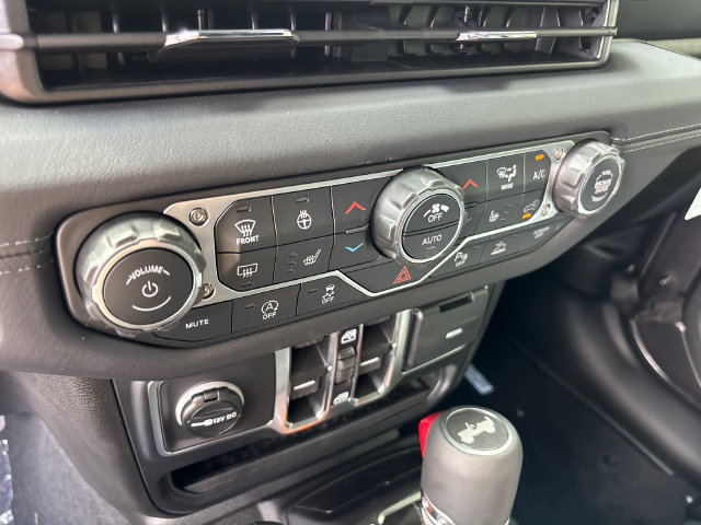 New 2027 Jeep Wrangler Unlimited Sahara AWD/4WD image 22