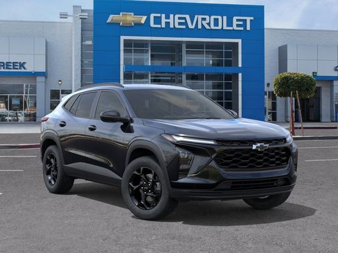 New 2026 Chevrolet Trax LT w/ Midnight Edition FWD image 1