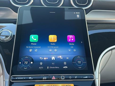 Used 2025 Mercedes-Benz GLC 300 4MATIC image 16