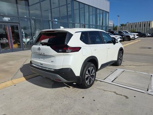 Used 2023 Nissan Rogue SV FWD image 4