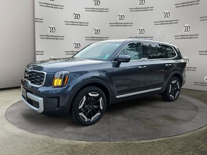 Used 2024 Kia Telluride S w/ S Sunroof Package