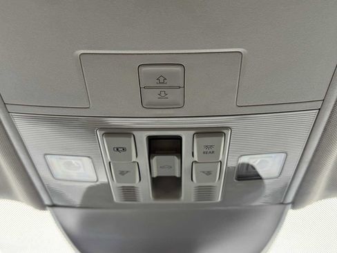 New 2026 Volkswagen Taos SE image 22