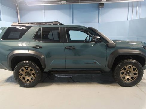 Used 2025 Toyota 4Runner Trailhunter image 39