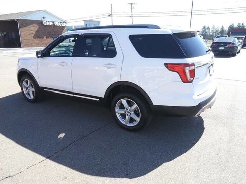 Used 2016 Ford Explorer XLT w/ Equipment Group 202A image 12