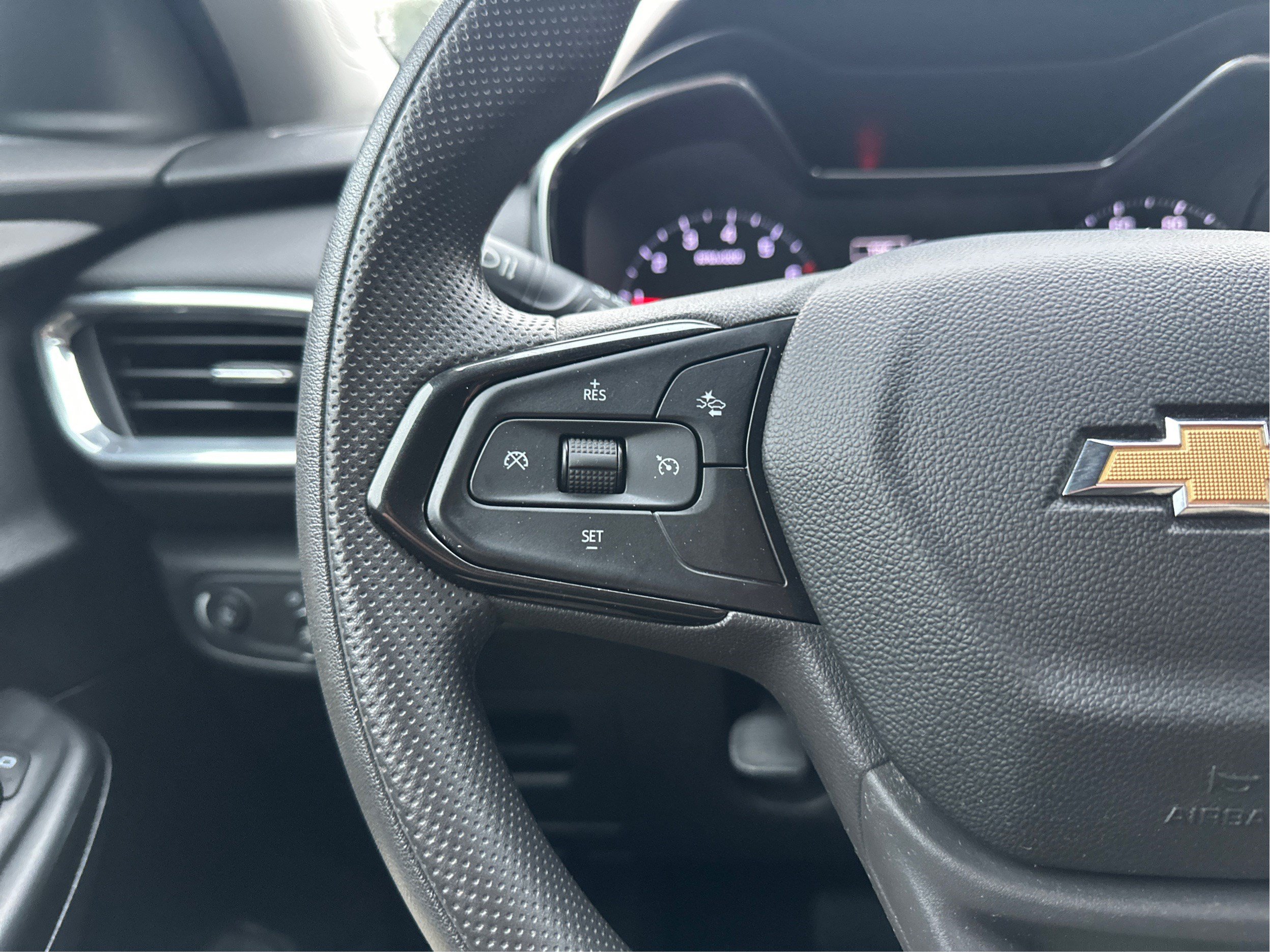 Used 2022 Chevrolet TrailBlazer LT AWD/4WD image 33