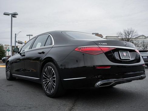 Used 2022 Mercedes-Benz S 580 4MATIC Sedan w/ 3D Technology Package image 5