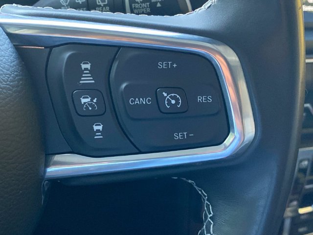 Used 2022 Jeep Wrangler Unlimited Sahara w/ LED Lighting Group AWD/4WD image 39