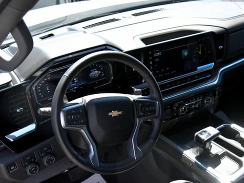 Used 2025 Chevrolet Silverado 1500 LT w/ LPO, Dark Essentials Package AWD/4WD image 14