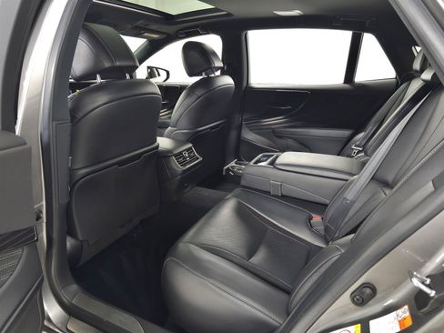 Used 2019 Lexus LS 500h AWD image 32