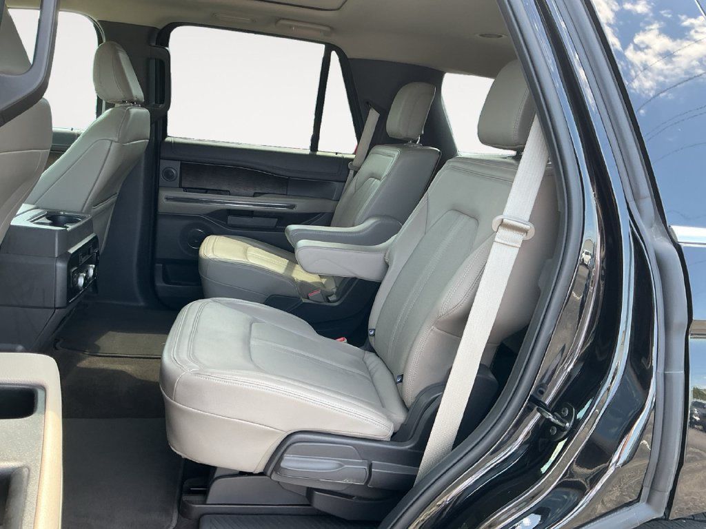 Used 2021 Ford Expedition Limited AWD/4WD image 13