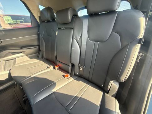 Used 2025 Kia Sorento S FWD image 19