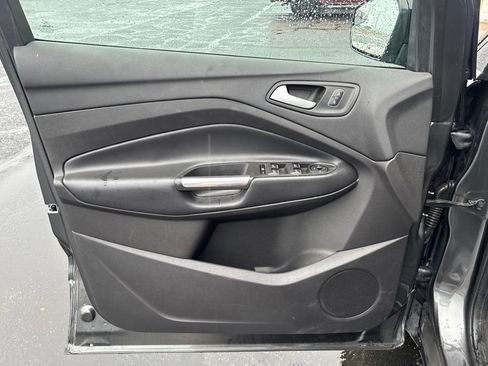Used 2019 Ford Escape SE FWD image 5