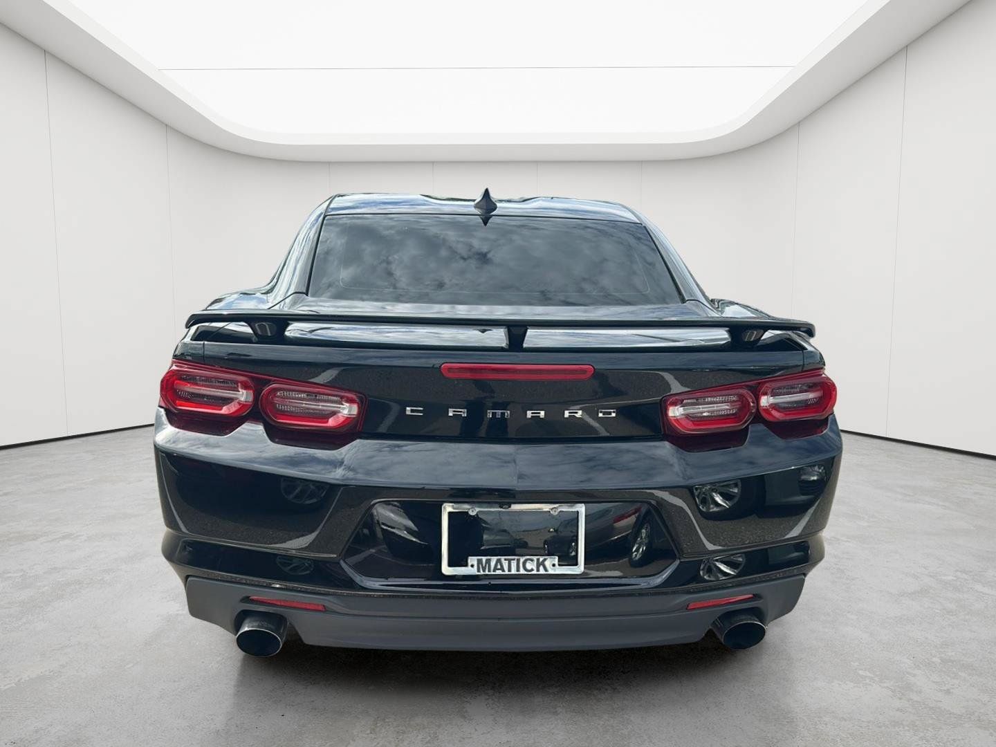 Used 2020 Chevrolet Camaro LT RWD image 6