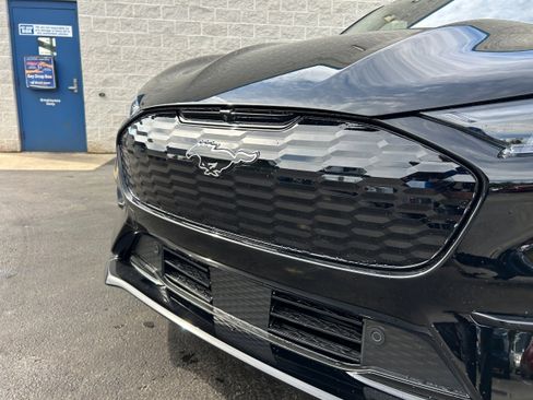 New 2025 Ford Mustang Mach-E Premium w/ Sport Appearance Package AWD/4WD image 21