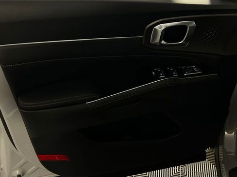 Used 2024 Kia Sorento SX image 25