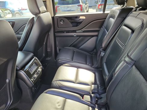 Certified 2021 Lincoln Aviator Reserve w/ Elements Package Plus RWD image 11