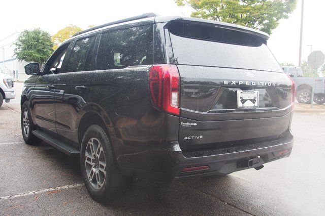 Certified 2025 Ford Expedition Active RWD image 5