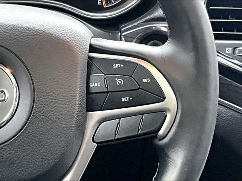 Used 2019 Jeep Grand Cherokee Overland image 21